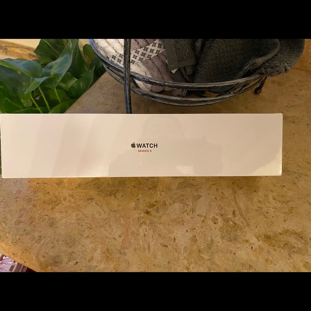 Apple Watch - image 1